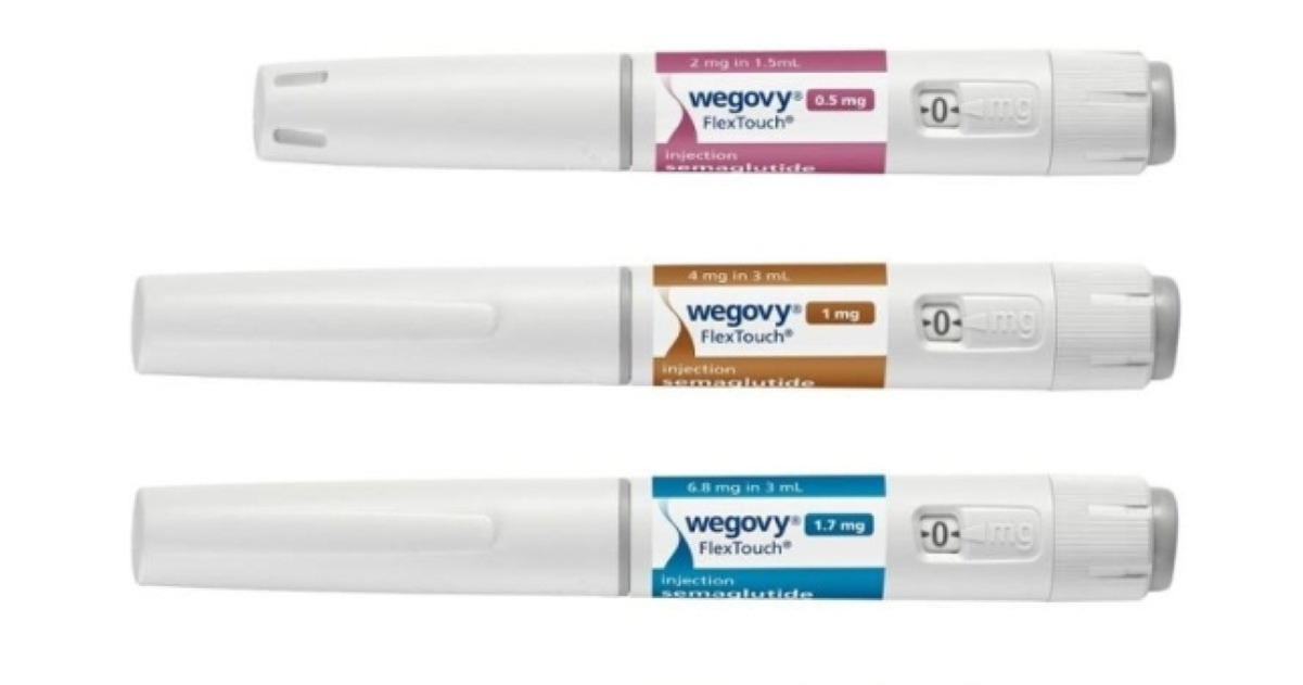세 가지 용량(0.5mg, 1mg, 1.7mg)의 웨고비(Wegovy) 주사 펜이 나란히 놓여 있다.